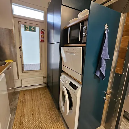 Loft Style Big For 2-4 In Pikku Huopalahti